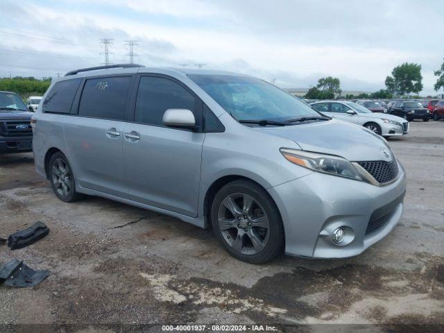  Salvage Toyota Sienna