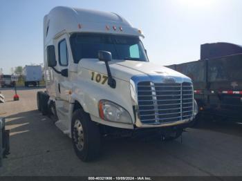  Salvage Freightliner Cascadia 125