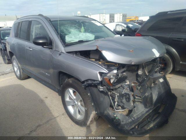  Salvage Jeep Compass