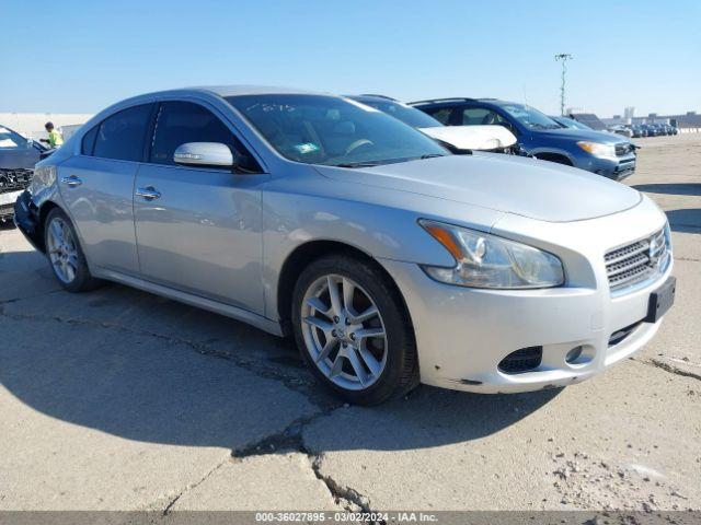  Salvage Nissan Maxima