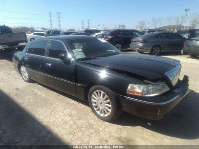  Salvage Lincoln Towncar