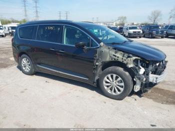  Salvage Chrysler Pacifica