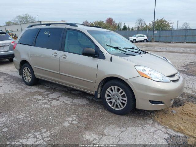  Salvage Toyota Sienna
