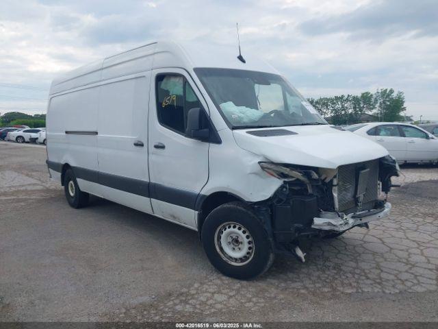  Salvage Mercedes-Benz Sprinter 2500