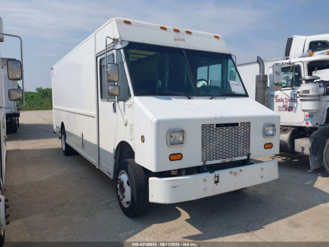  Salvage Freightliner Chassis