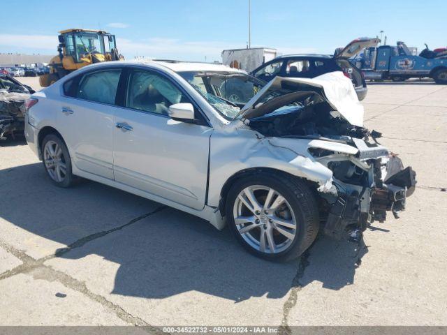  Salvage Nissan Altima