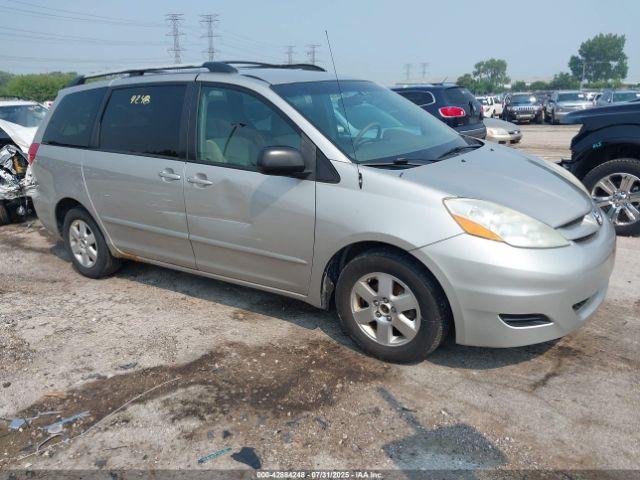  Salvage Toyota Sienna
