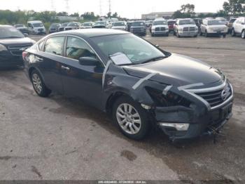  Salvage Nissan Altima