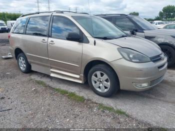  Salvage Toyota Sienna