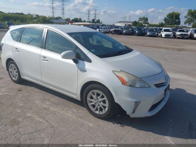  Salvage Toyota Prius v