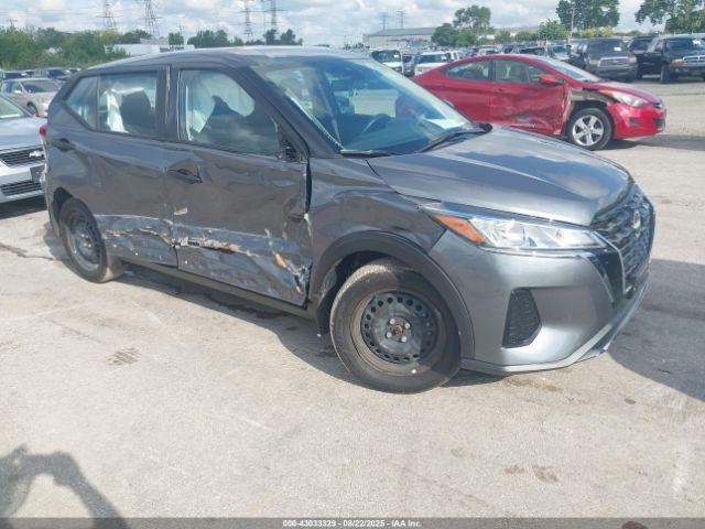  Salvage Nissan Kicks