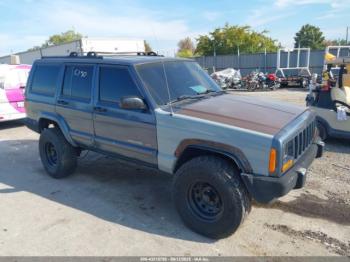  Salvage Jeep Cherokee
