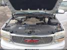 GMC Yukon Denali Image 11