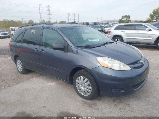  Salvage Toyota Sienna