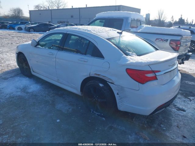 Chrysler 200 Limited Image 7