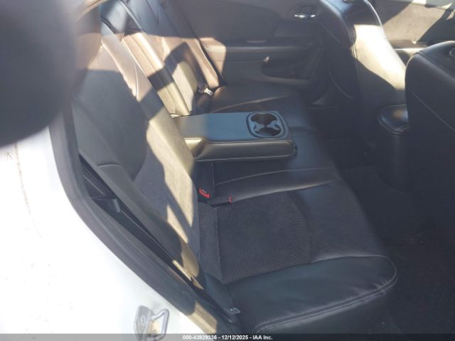 Chrysler 200 Limited Image 5