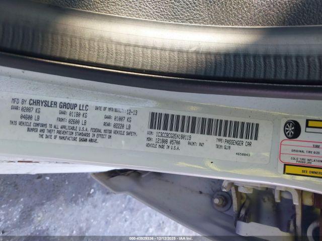 Chrysler 200 Limited Image 11