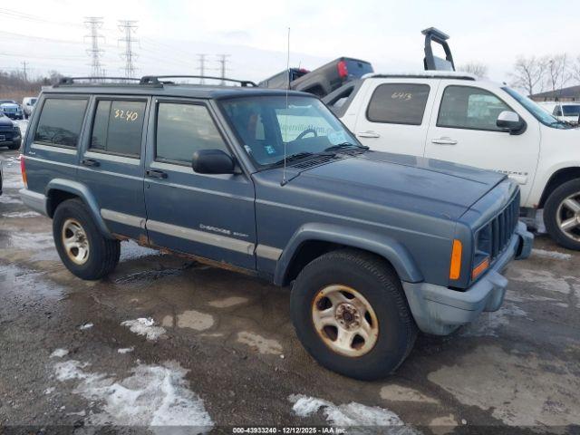  Salvage Jeep Cherokee