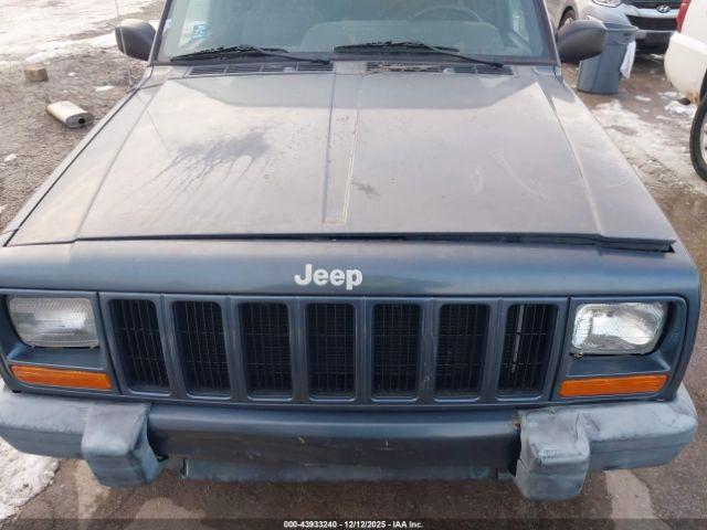 Jeep Cherokee Sport Image 6