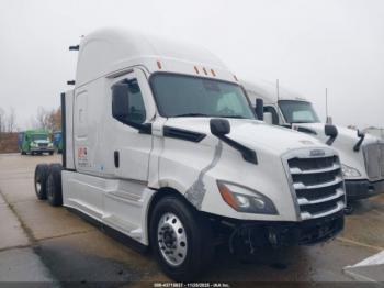  Salvage Freightliner New Cascadia 126