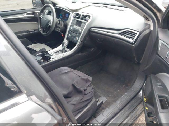 Ford Fusion S Image 10