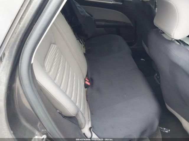 Ford Fusion S Image 2