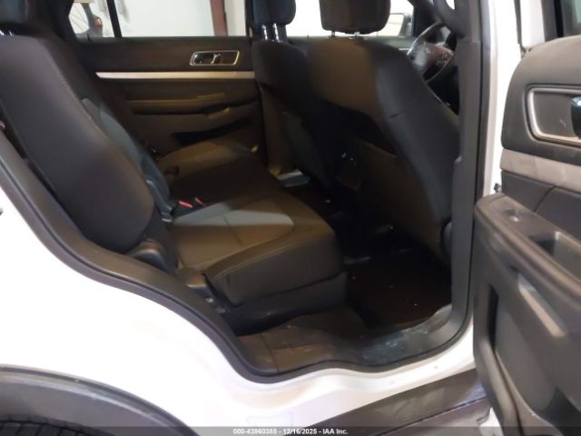 Ford Explorer Xlt Image 4