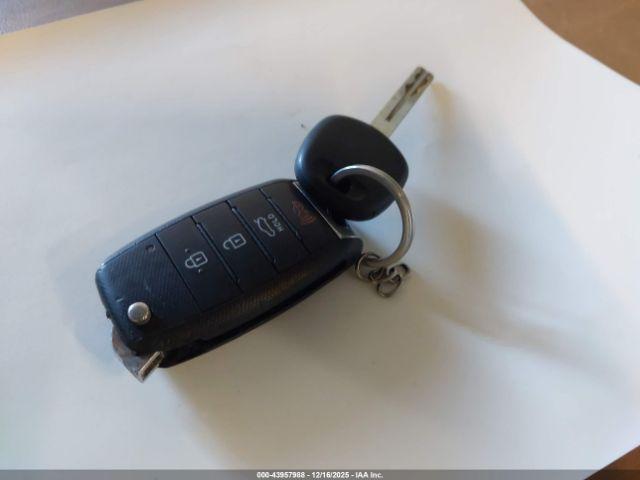 Kia Optima Lx Image 8