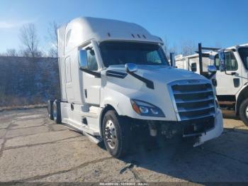  Salvage Freightliner New Cascadia 126