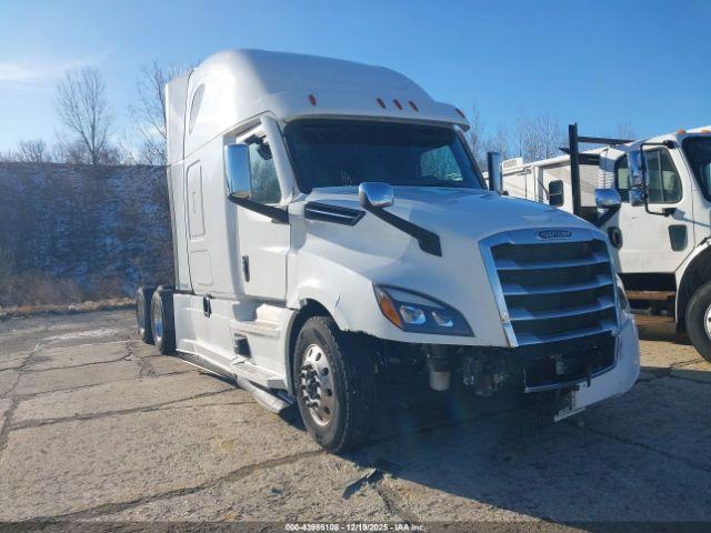  Salvage Freightliner New Cascadia 126