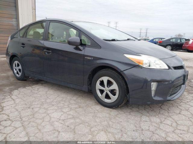  Salvage Toyota Prius