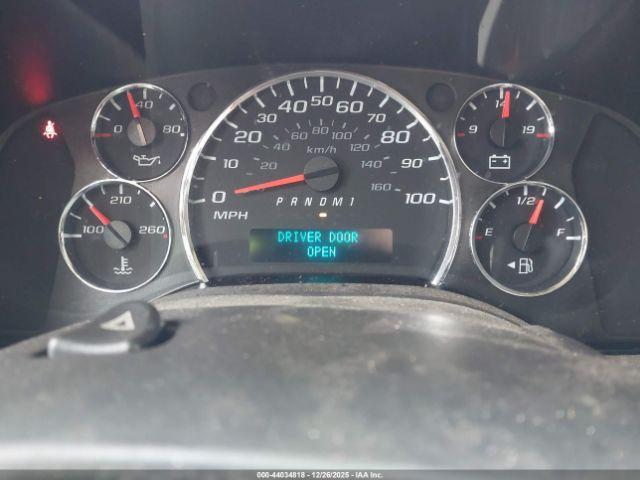 Chevrolet Express Work Van Image 7