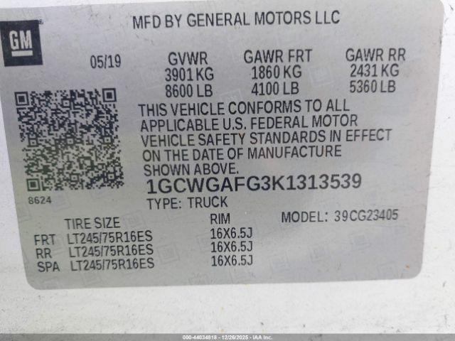 Chevrolet Express Work Van Image 4