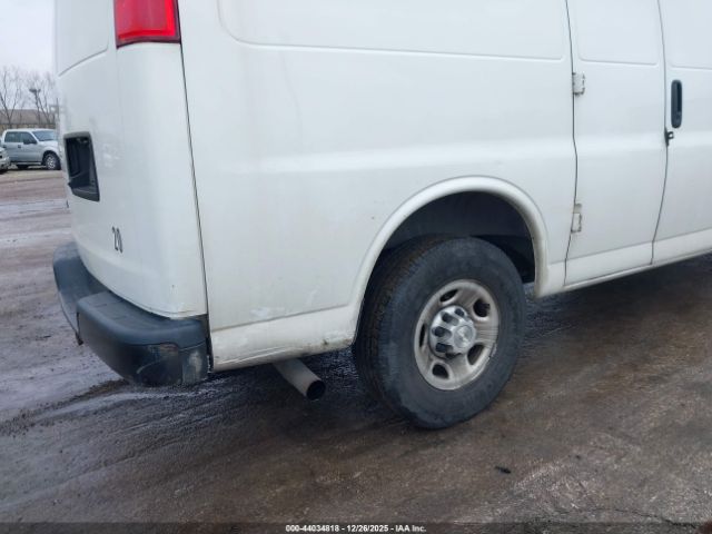 Chevrolet Express Work Van Image 14