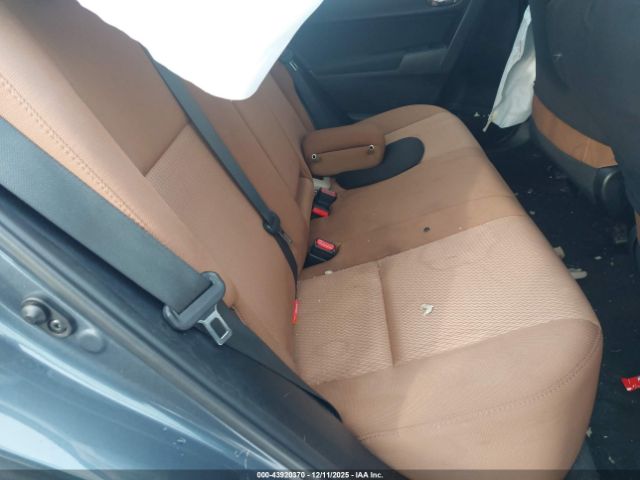 Toyota Corolla Le Image 12