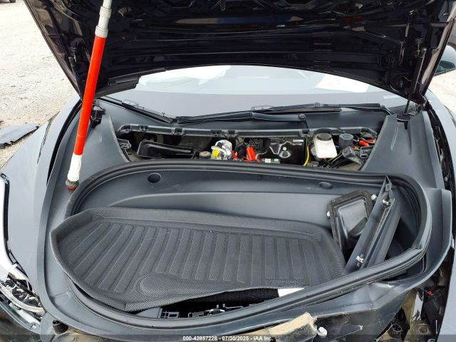 Tesla Model 3 Long Range Dual Motor All-wheel Drive Image 16