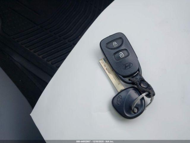 Hyundai ACCENT Gls Image 8