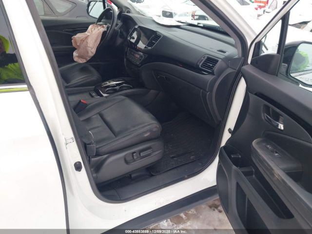 Honda Pilot Touring Image 16