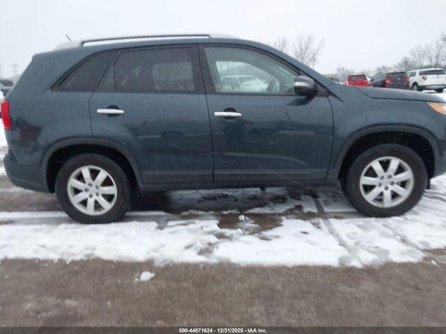 Kia Sorento Lx Image 9