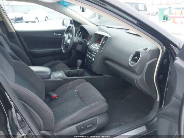 Nissan Maxima 3.5 S Image 11