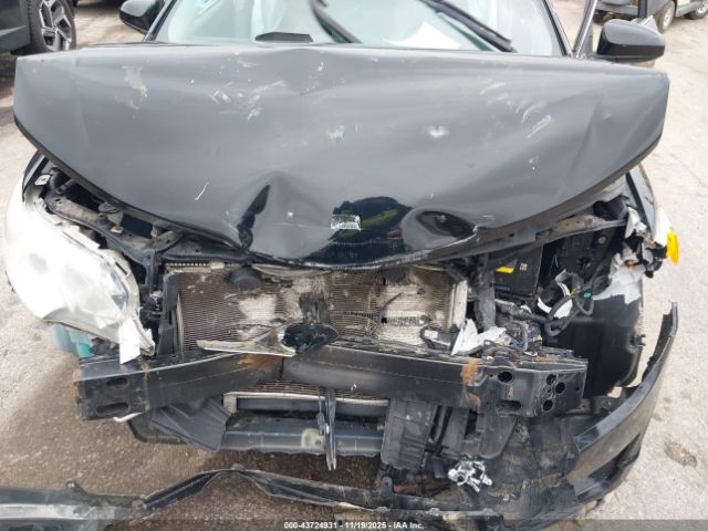 Toyota Camry Le Image 13