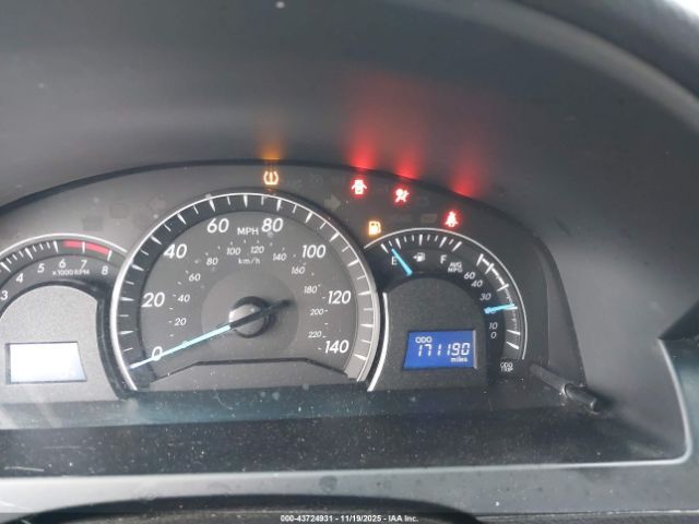 Toyota Camry Le Image 5