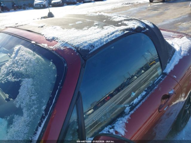 Mazda MX-5 Miata Touring Image 11