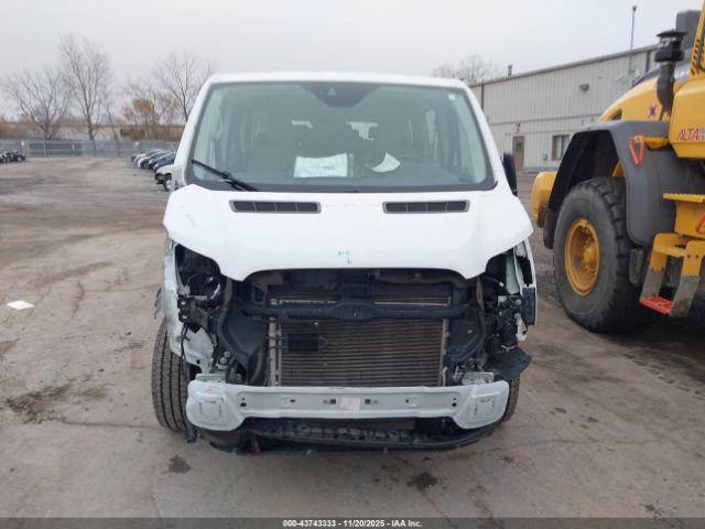 Ford Transit Xlt Image 2