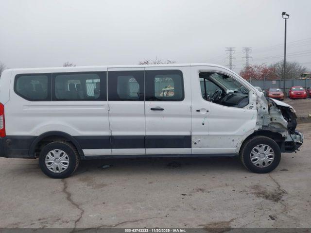Ford Transit Xlt Image 3