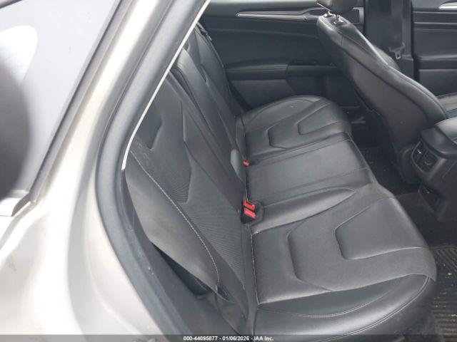 Ford Fusion Titanium Image 4