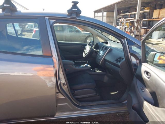 Nissan LEAF S Image 5