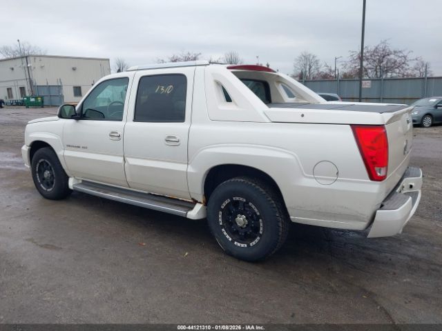 Cadillac Escalade Standard Image 3