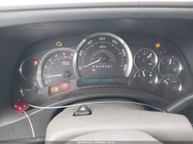 Cadillac Escalade Standard Image 10