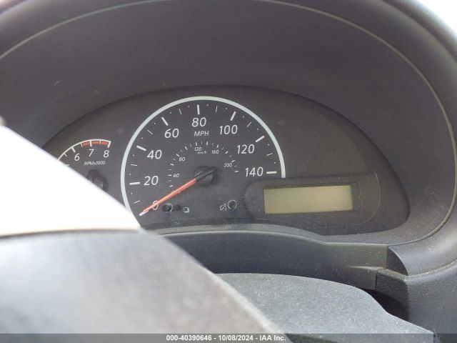 Nissan Versa 1.6 S Image 10